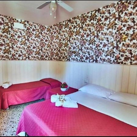 Castello Bed & Breakfast ซัน เบเนเดตโต เดล ตรอนโต ภายนอก รูปภาพ